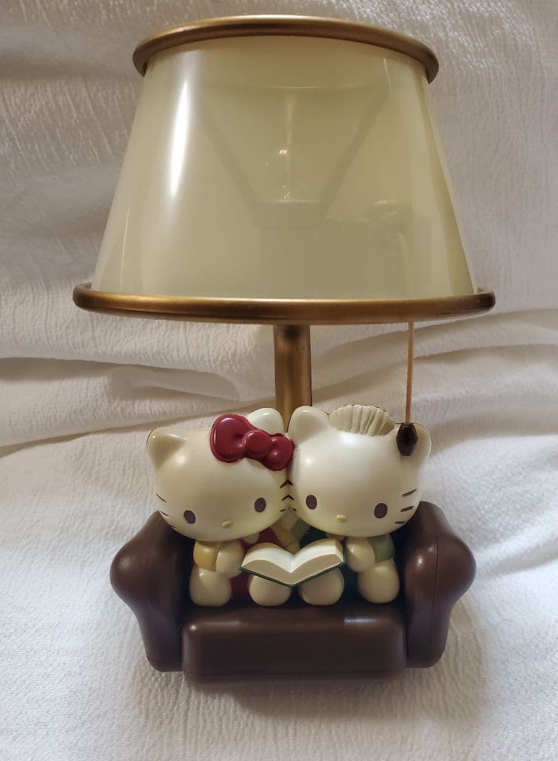 ハローキティ テーブルランプ ソファデザイン　値下げしました！