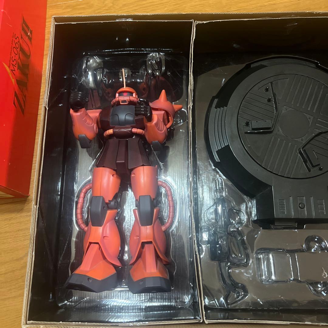 シャア専用ザクII MS-06S フィギュア