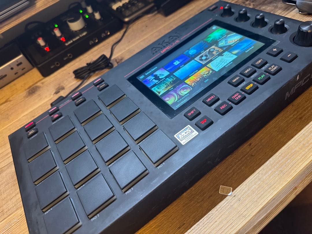 AKAI ｜ MPC LIVE