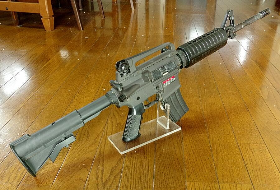 東京マルイ コルト M4A1カービン 300連射マガジン付き