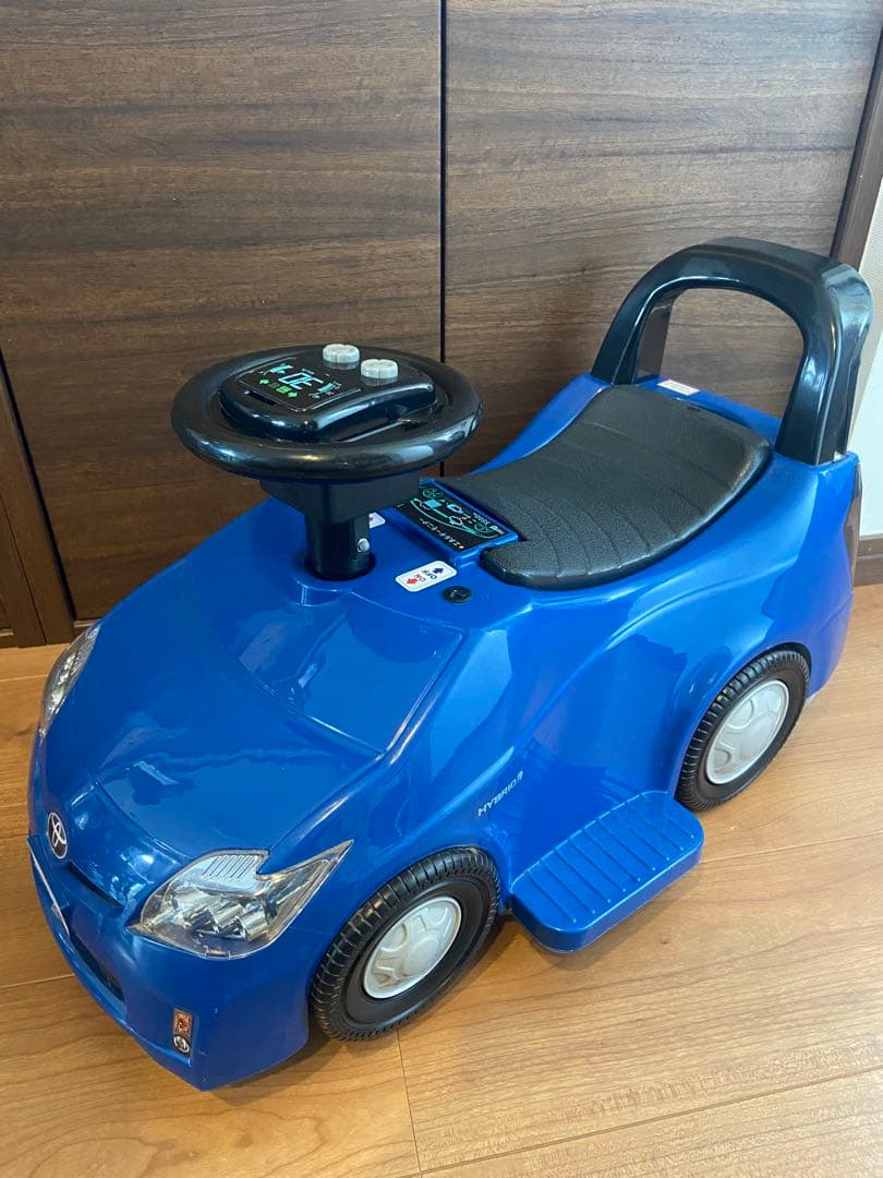 トヨタ プリウス　ハイブリッド 電動乗用おもちゃ 青