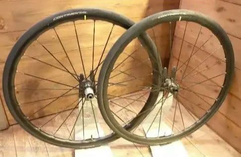 キシリウムエリート UST DISC チューブレス ホイールセット