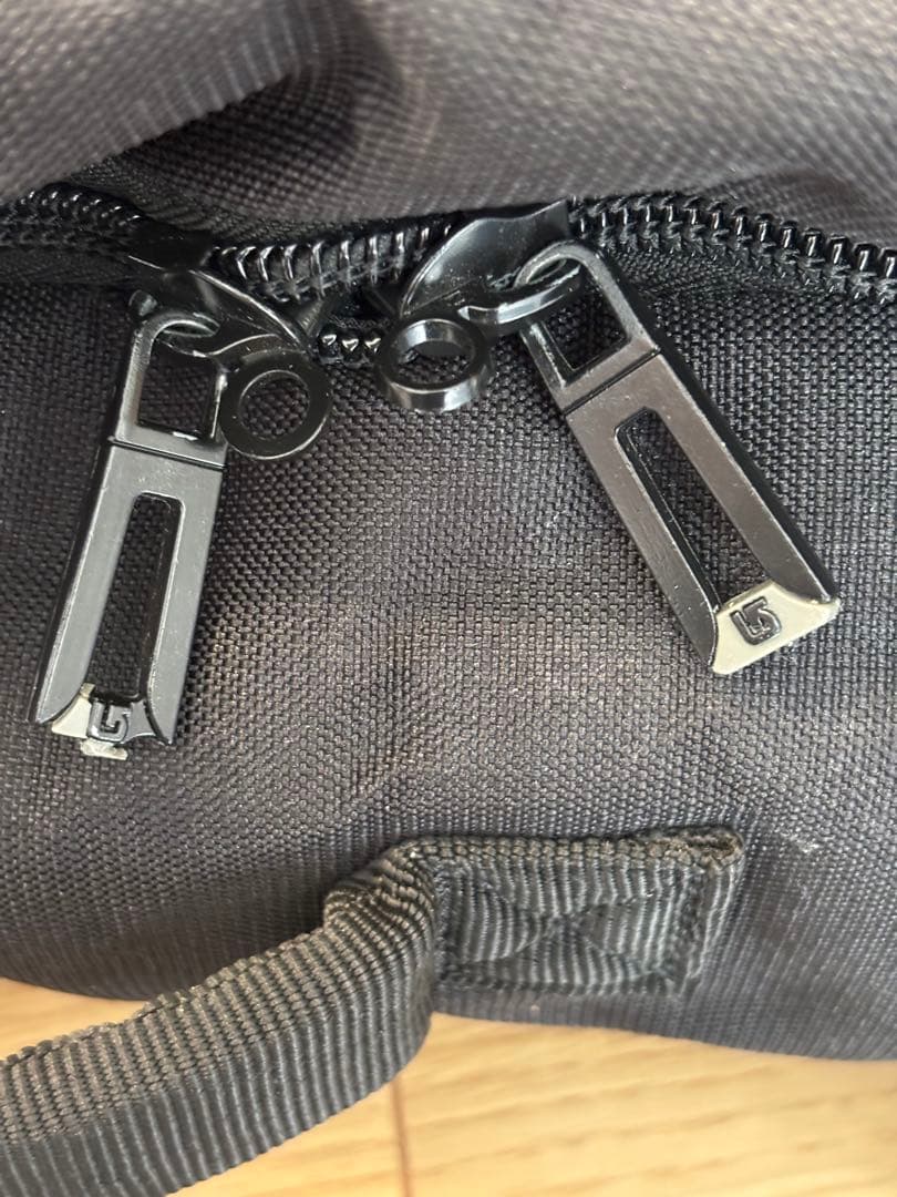 Burton ウィール付きスノーボードバッグ ブラック