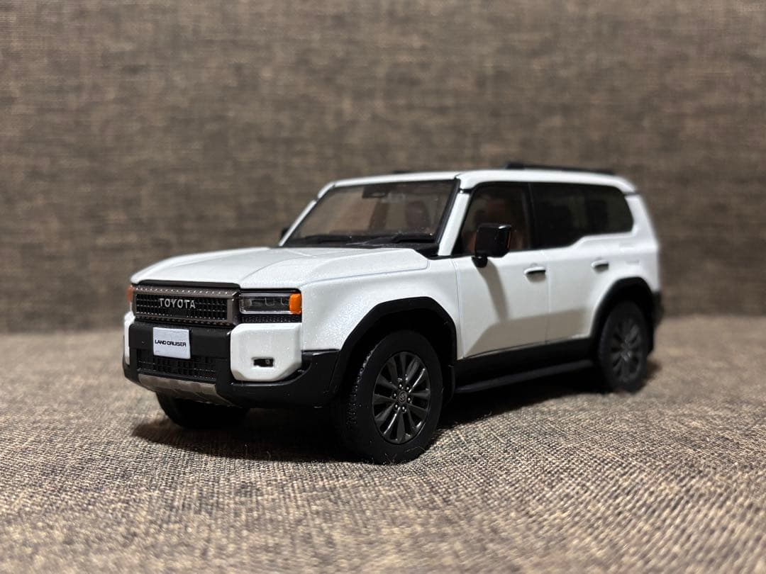 トヨタ ランドクルーザー250 1/30スケール