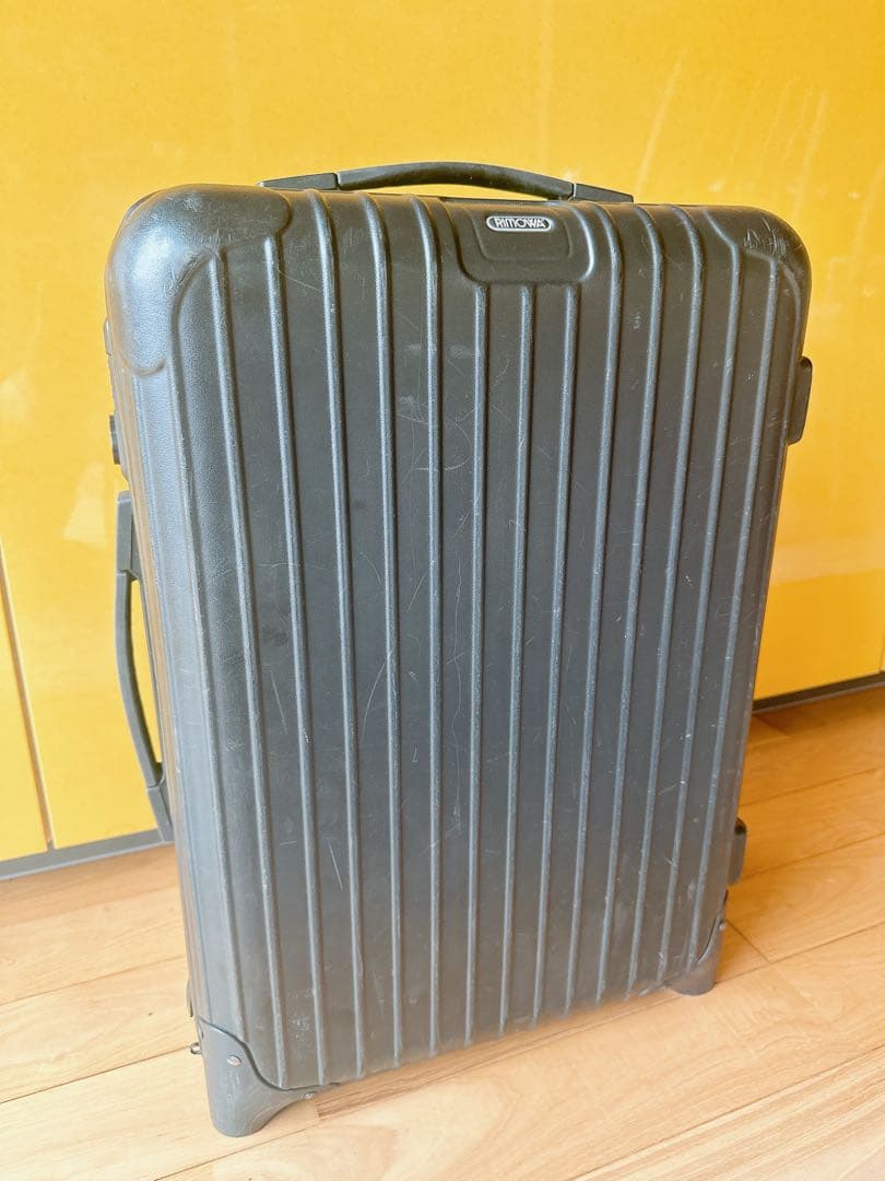 Rimowa ブラックキャリーケース