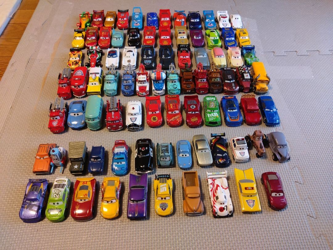 カーズ 84台　トミカまとめ売り 専用収納ケース付き 廃盤レアあり