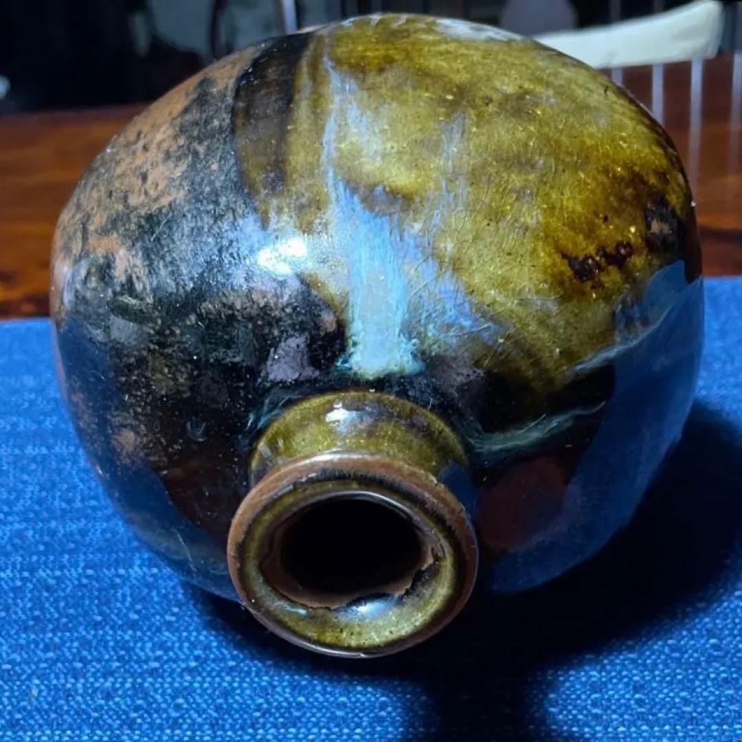 出西窯の手作り陶器ボトル 約15cm 茶色と金色