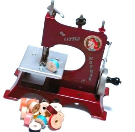 ビンテージ トイミシン リトルマザー 赤 LITTLE MOTHER スチール製