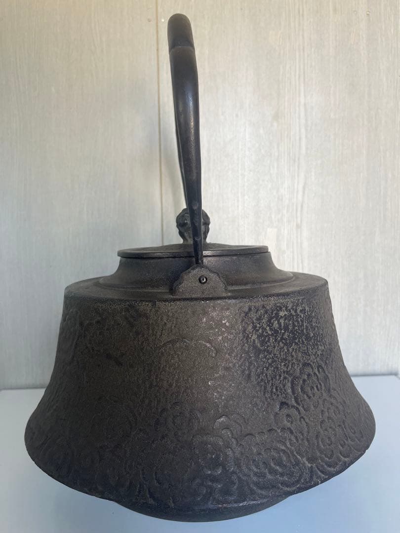 鉄瓶 茶道具 和風 大型 骨董品 インテリア レトロ　南部鉄器 龍模様 蔵出し