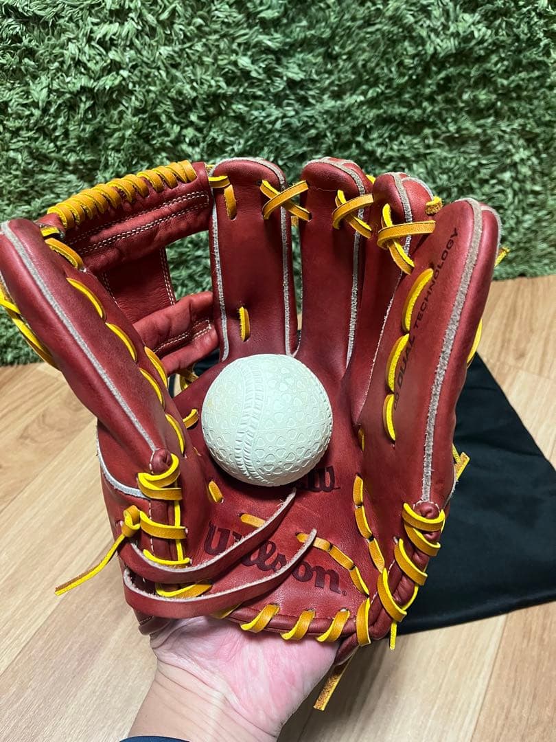 美品⚫︎ウィルソン ベーシックラボ デュアル 軟式内野手用1723型 ブリック