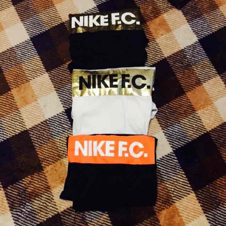 nikefc 5着セット
