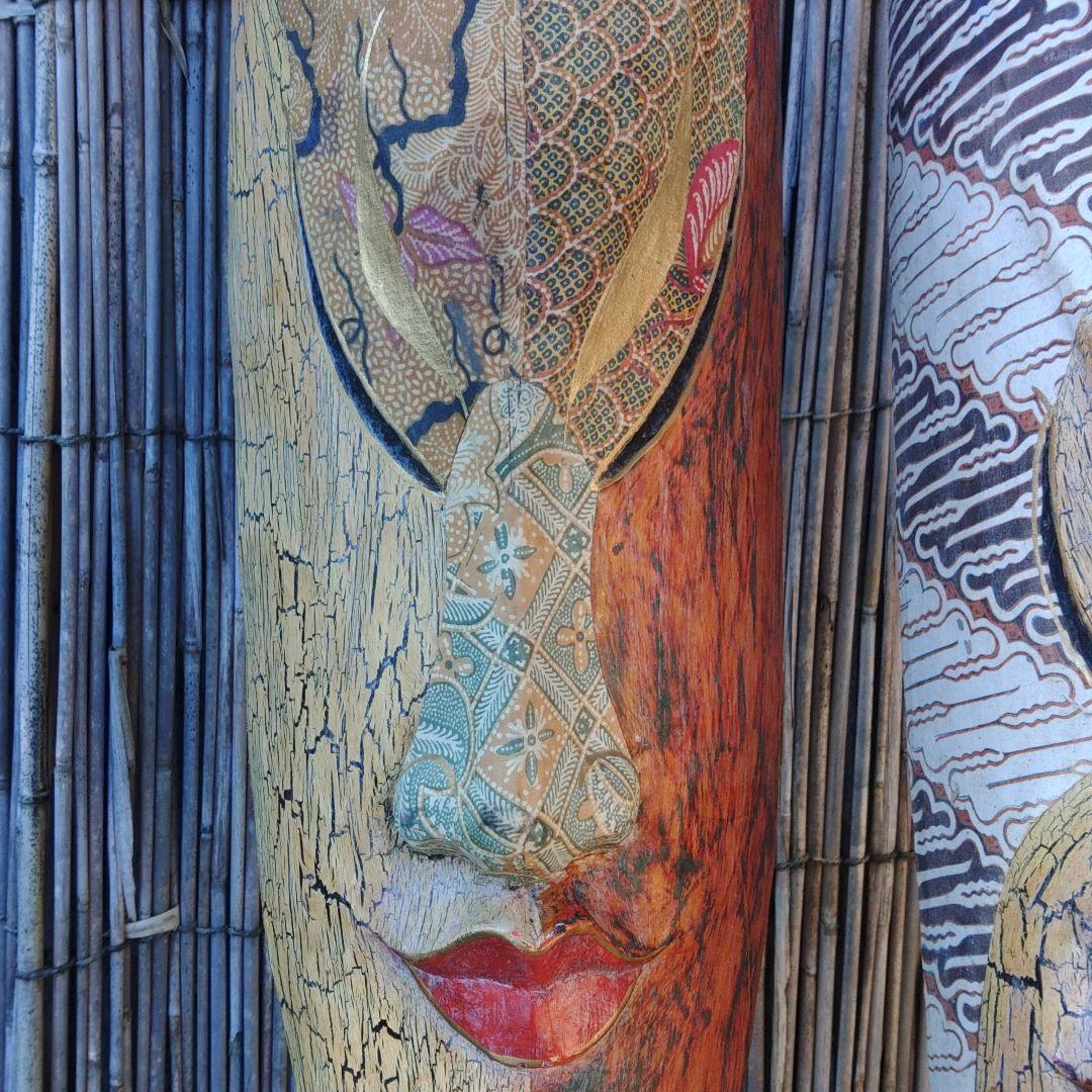 木彫面　壁掛けオブジェ　狐人面　木製　布装飾　民芸品