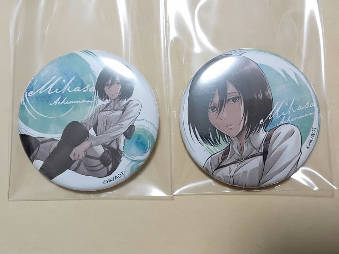進撃の巨人　ミカサ　缶バッジ　2点　美品