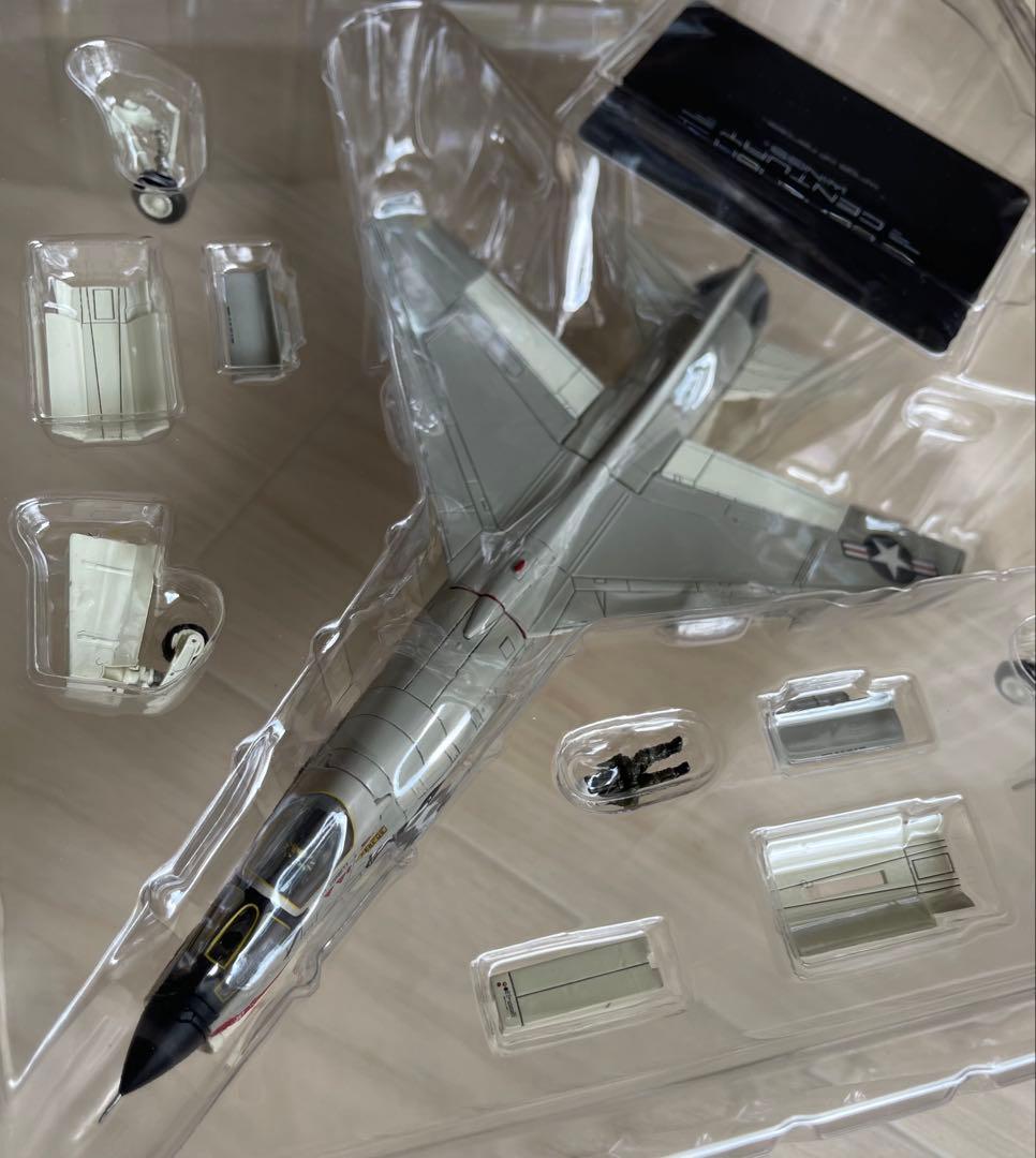 希少絶版新品　センチュリーウイングス/ 1/72 米海兵隊F-８E クルセイダー