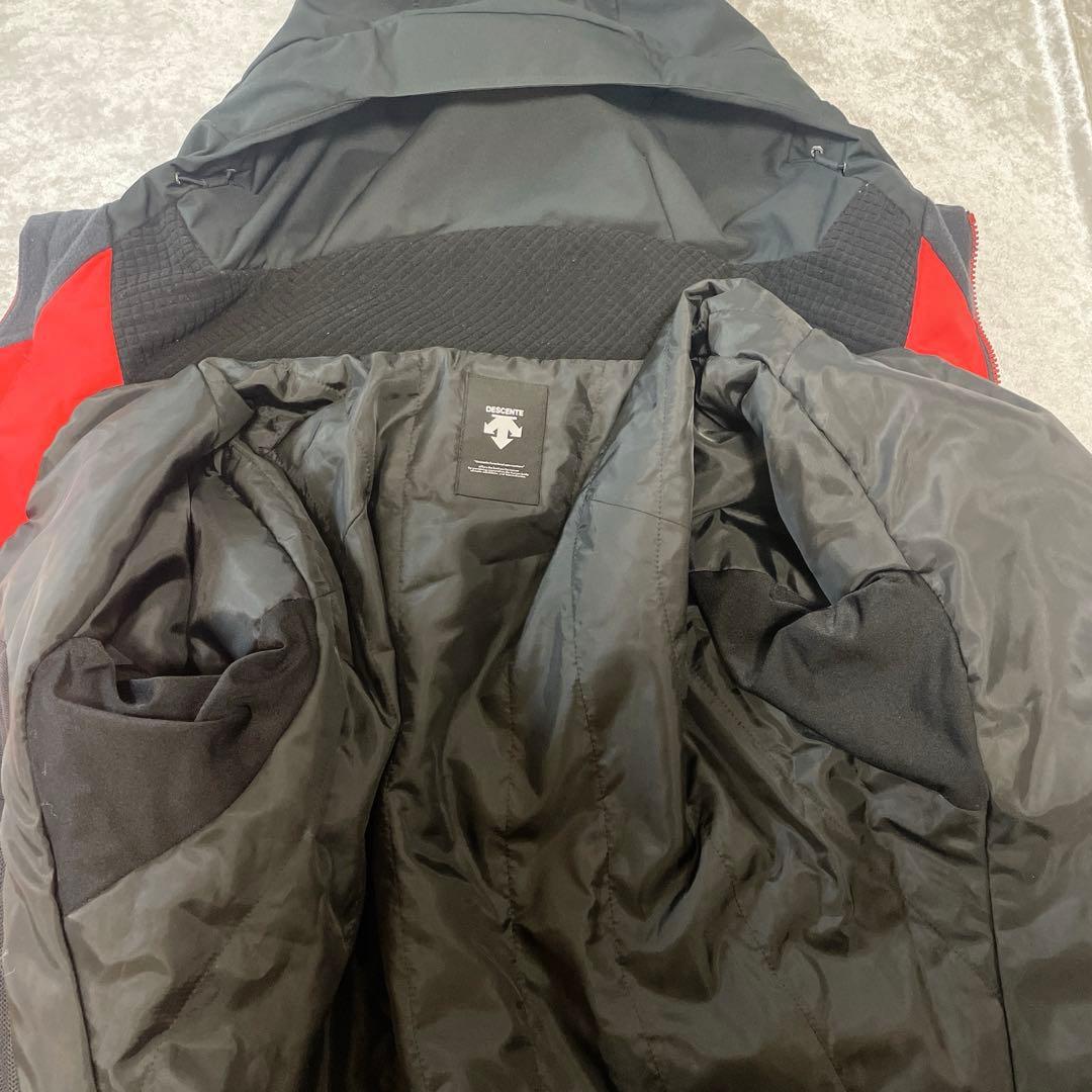 デサント　DESCENTE ロゴ　スノージャケット　スキー　ウィンタースポーツ