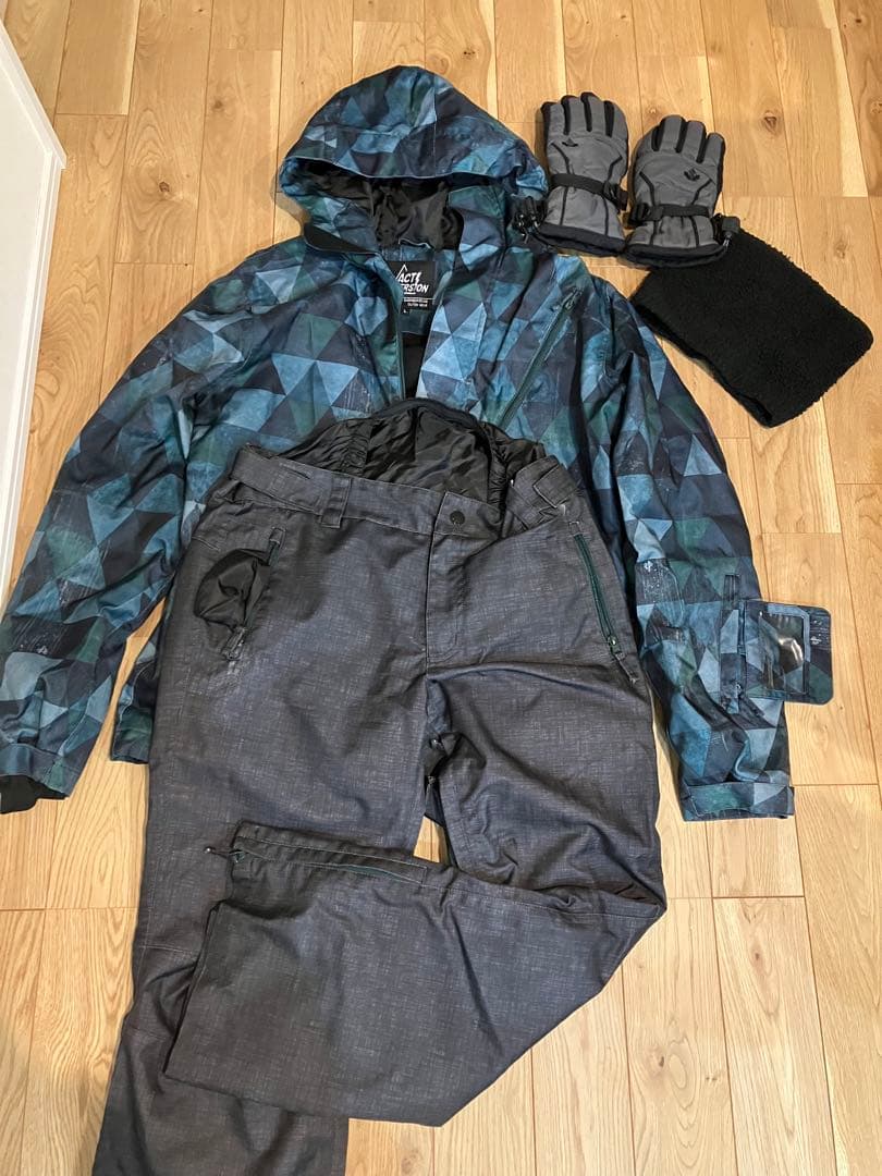 activersion スノーボードウェア L、手袋、ネックウォーマーまとめ売り