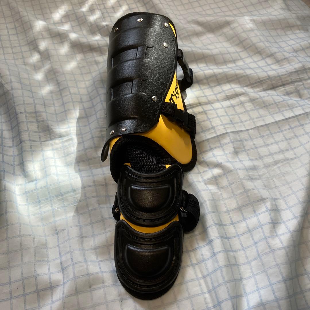 新品未使用　軟式右打者用　フットガード　エルボーガード　手袋　３点セット