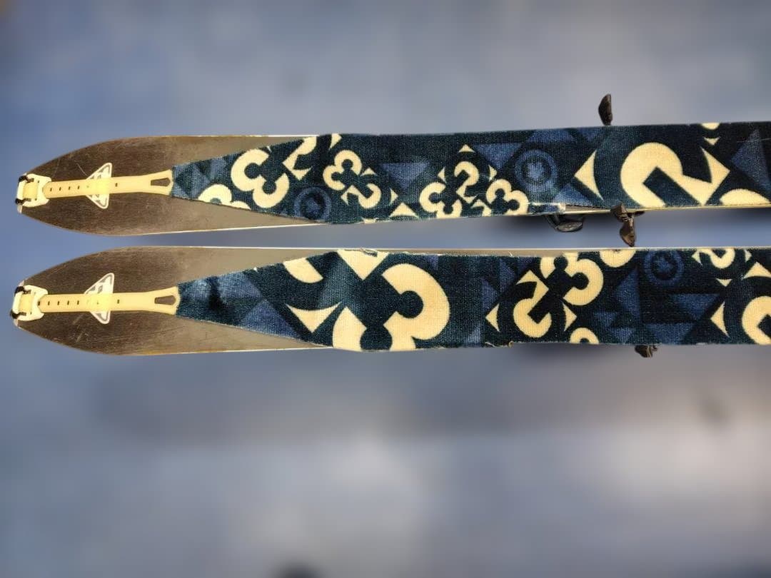 dynafitBCスキー板　バックカントリー　山スキー　シール付き