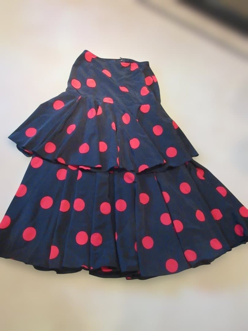 フラメンコ スカート 黒地　 赤 水玉