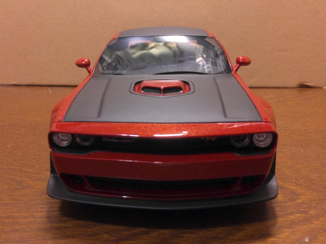 1/18 ダッジ チャレンジャー R/T スキャットパック ワイドボディ50th