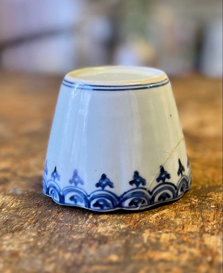 古伊万里　染付　大ぶりなそば猪口　アンティーク　古陶磁器　酒器　カフェ　参考品