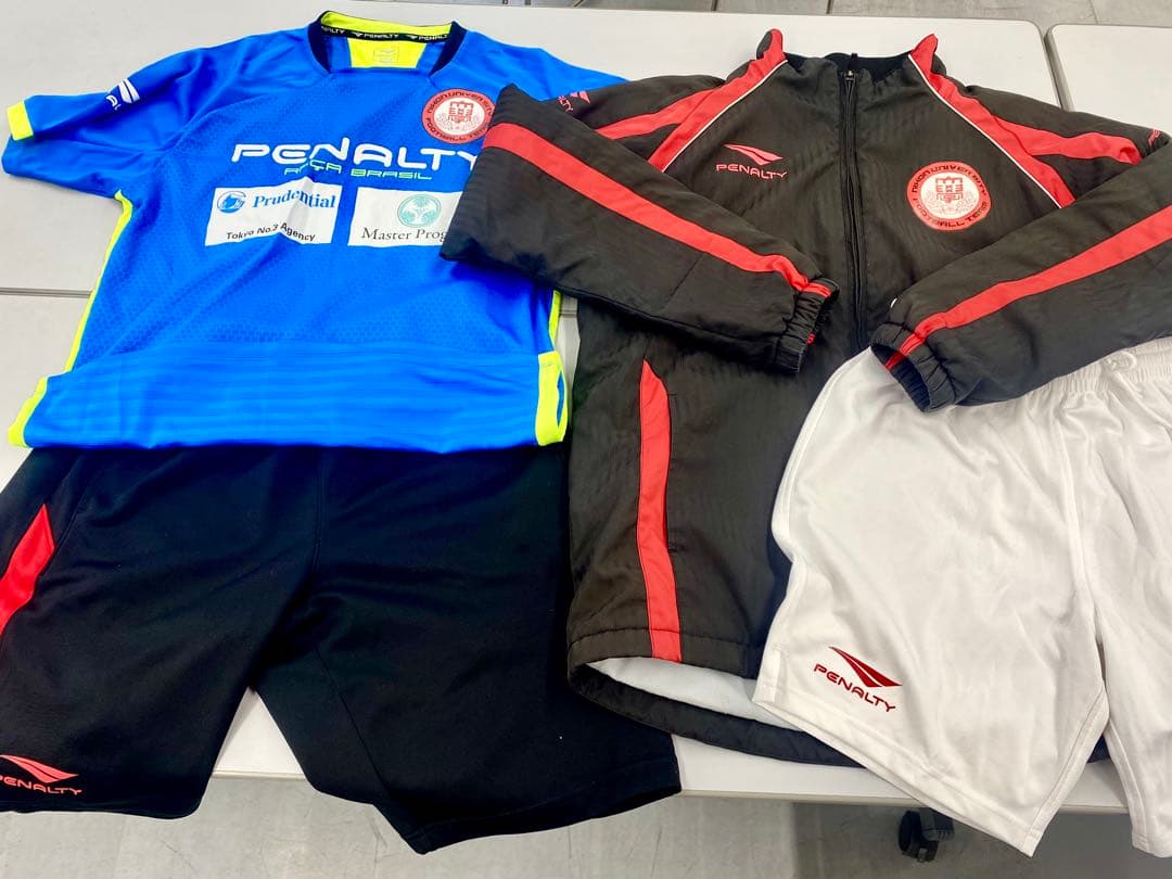 日本大学サッカー部　選手支給品　超貴重　4点セット　サイズＬ　PENALTY製
