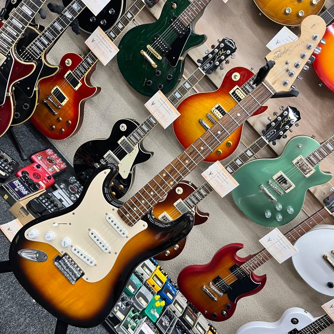 【10976】 左利き用 Squier Stratocaster サンバースト