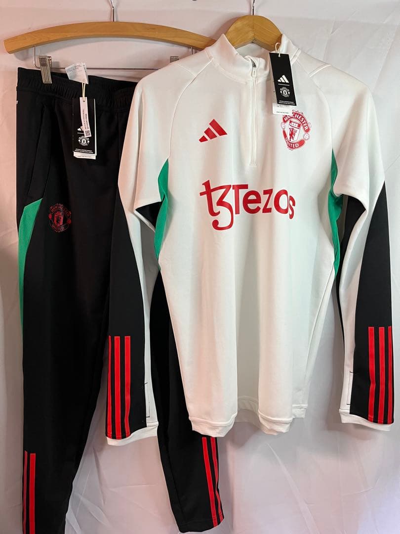 【新品未使用】adidas アディダス　マンチェスターユナイテッド　セットアップ