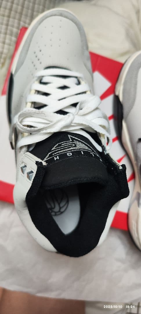 ナイキエアフライトライトMID