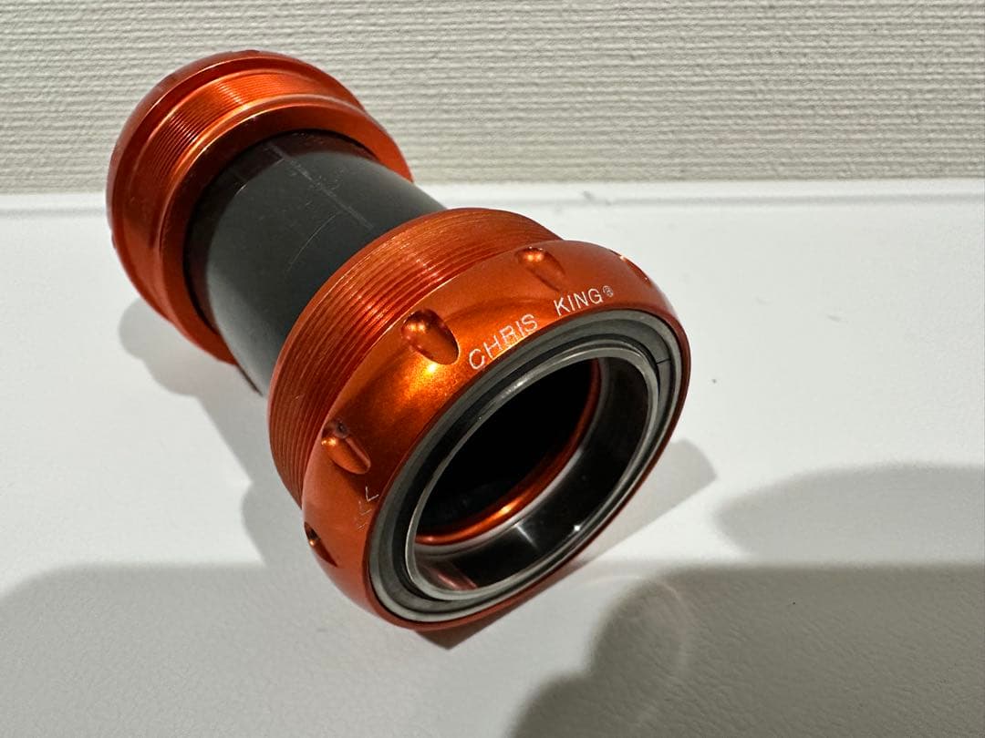 Chris King T47 ボトムブラケット　マンゴー　スチール