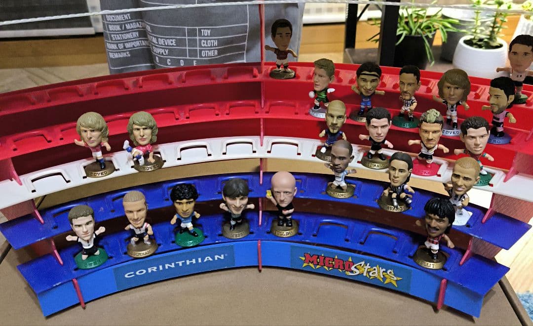 コリンシアン　マイクロスターズ　50体以上 スタジアム　台座