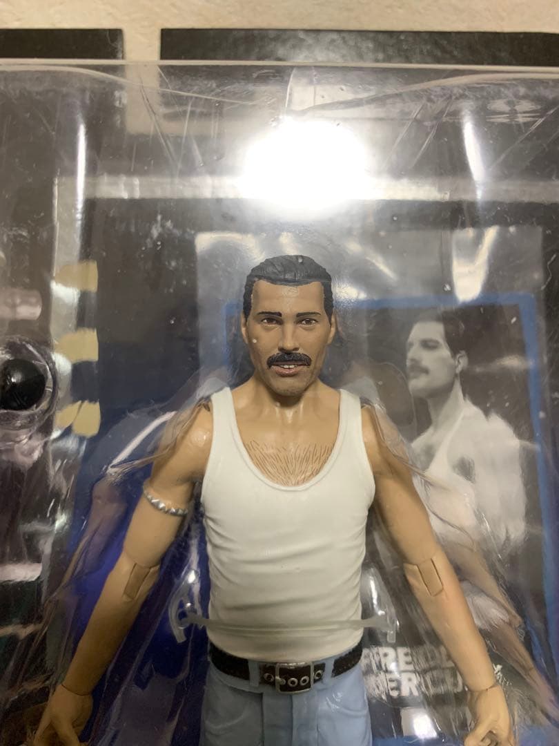 FREDDIE MERCURY フレディ　マーキュリー　フィギュア