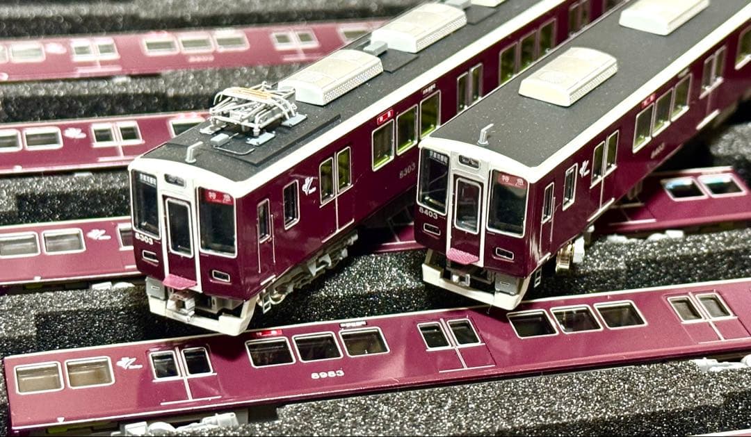 阪急電鉄京都線8300系　2次車白ライト　8303編成　プロ仕様品