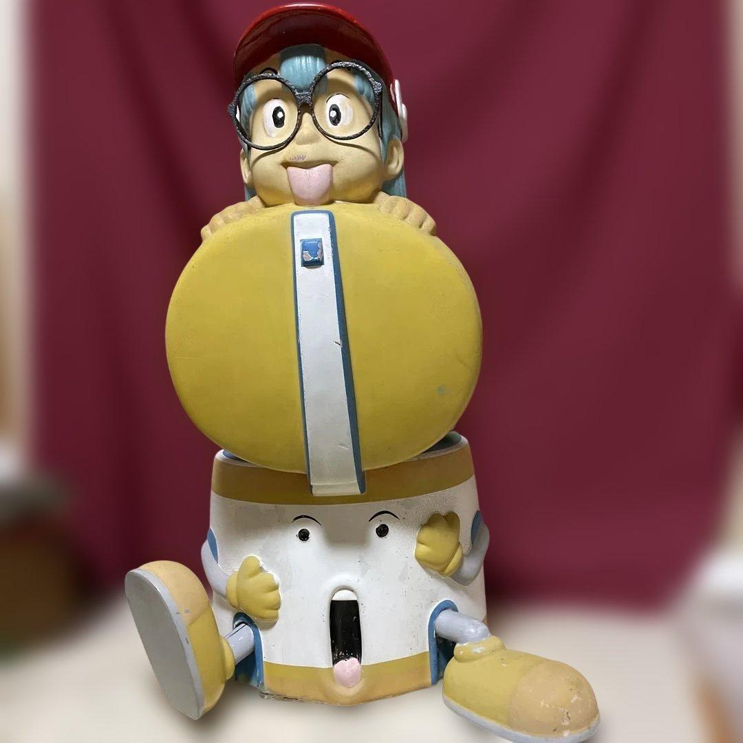 大きいアラレちゃん