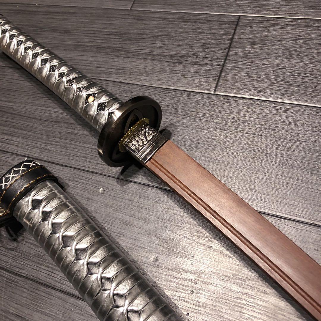 希少品　高級模造刀　ローズウッド　木刀　鞘付き木刀　拵え　高級居合刀　銀拵え