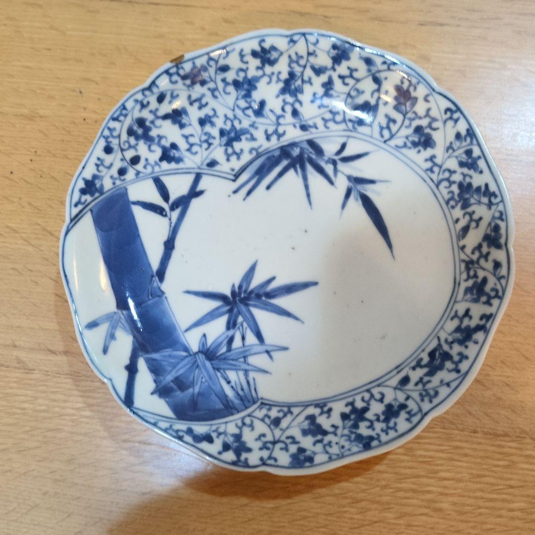 江戸時代(18世紀)に多数みられる。金継ぎ1箇所有り。