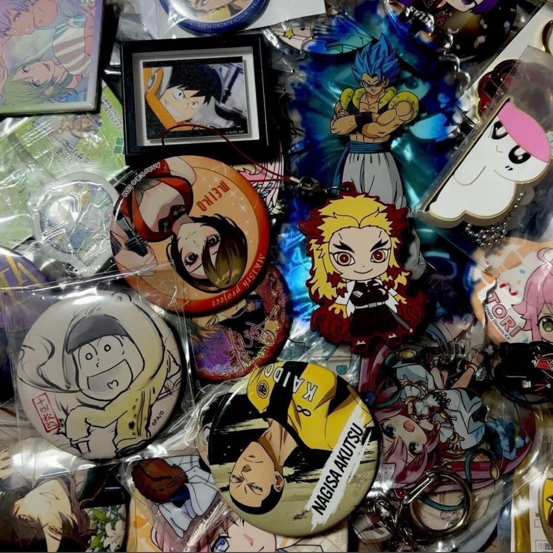 ⑦ アニメグッズ ノンジャンル 缶バッジ 小物類 400点 大量まとめ売り