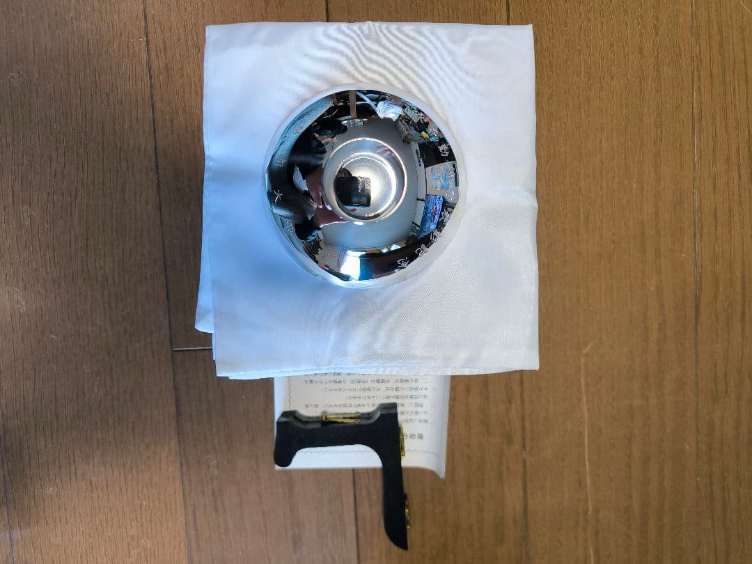 【現在高騰中　純銀999 68g】防衛大臣 永年勤続表彰記念銀杯 桐紋 台座箱付