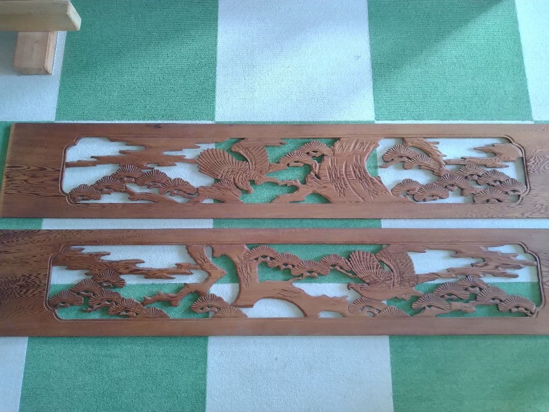 らん間 木製彫刻パネル 鶴と松のデザイン