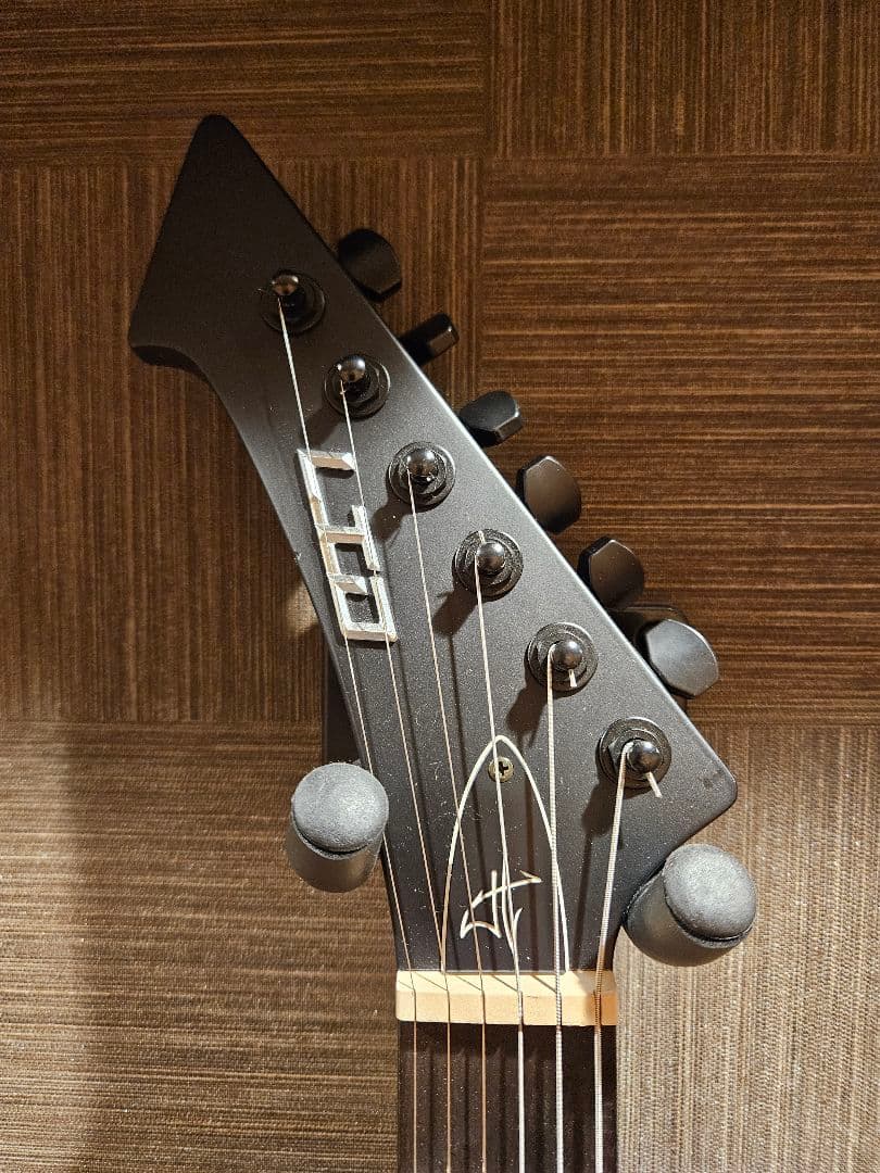 希少　LTD / Vulture Black Satin Lefty