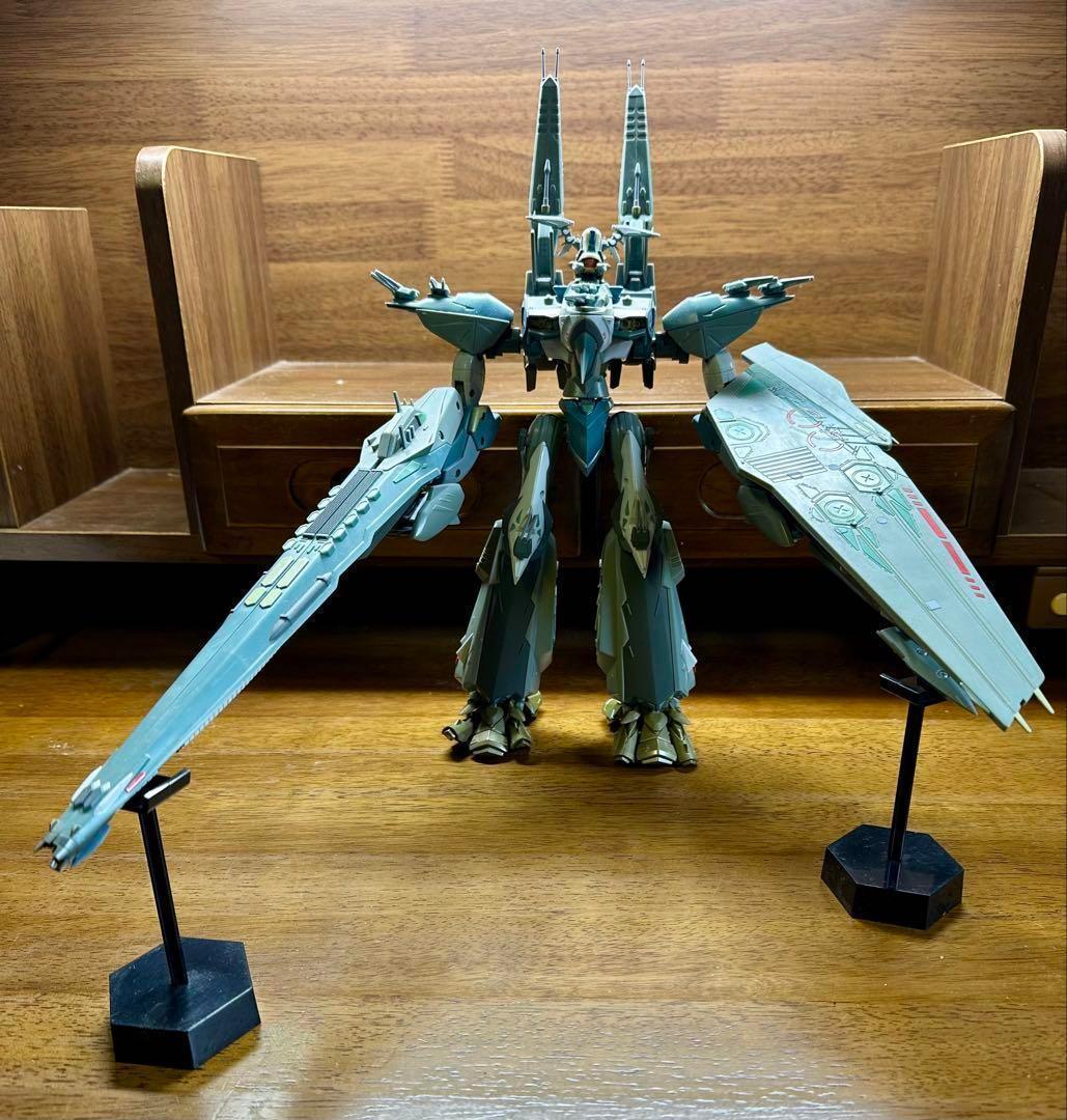 鈴*木様 DX超合金 マクロス・クォーター