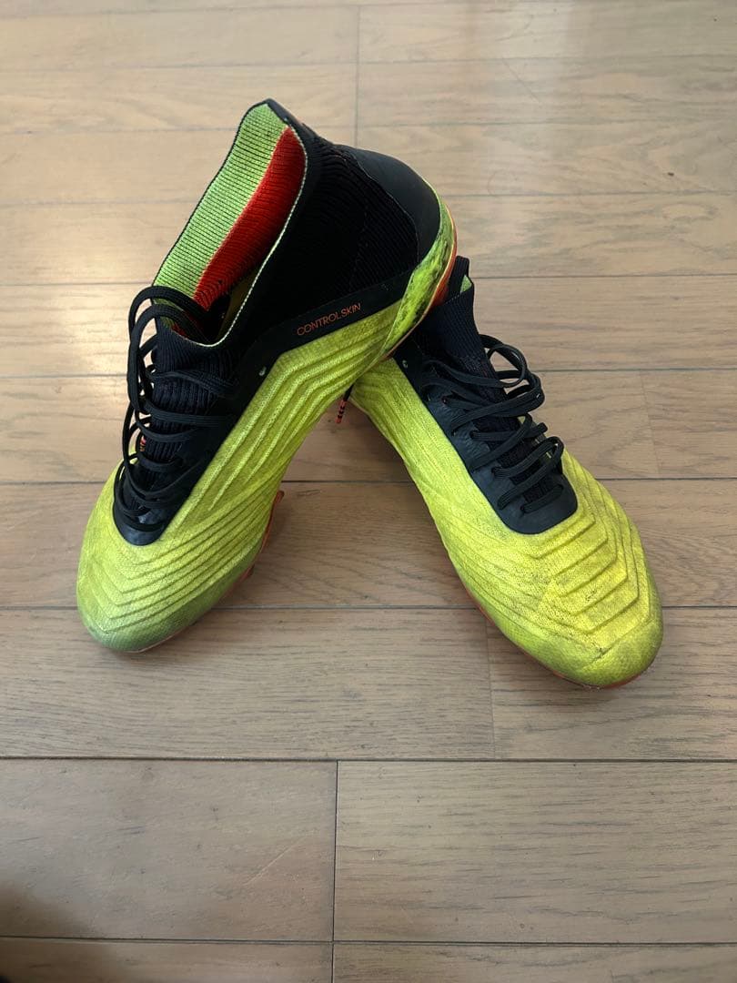 アディダス プレデター18.1 HG 26cm