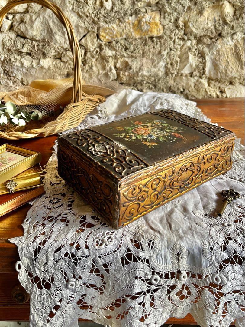 ◆フランスアンティーク｜手作り古い木箱、手書き油絵花小物入れアールヌーボー絵画