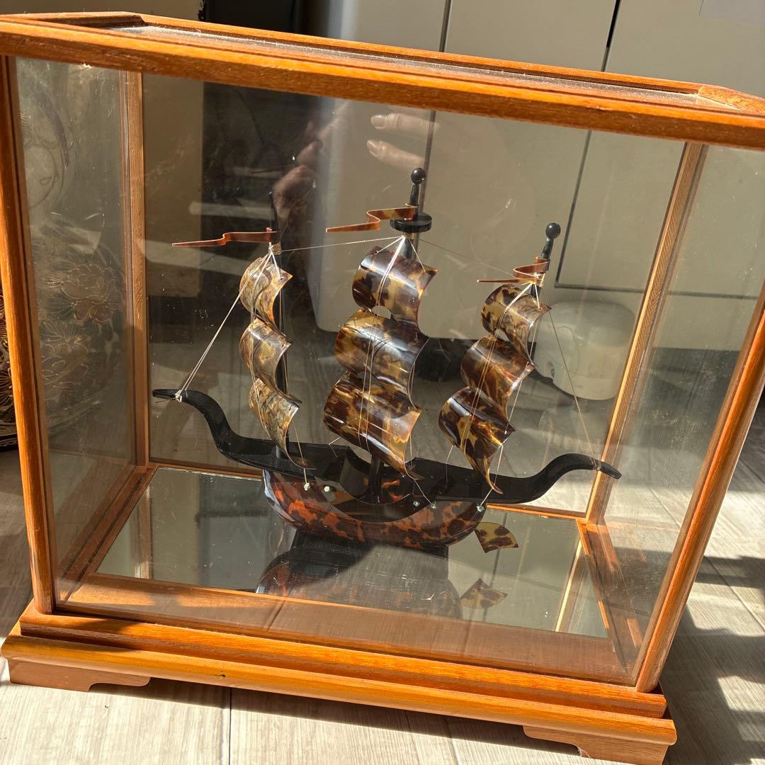 本べっ甲 帆船 オランダ船 ガラスケース入り 工芸品