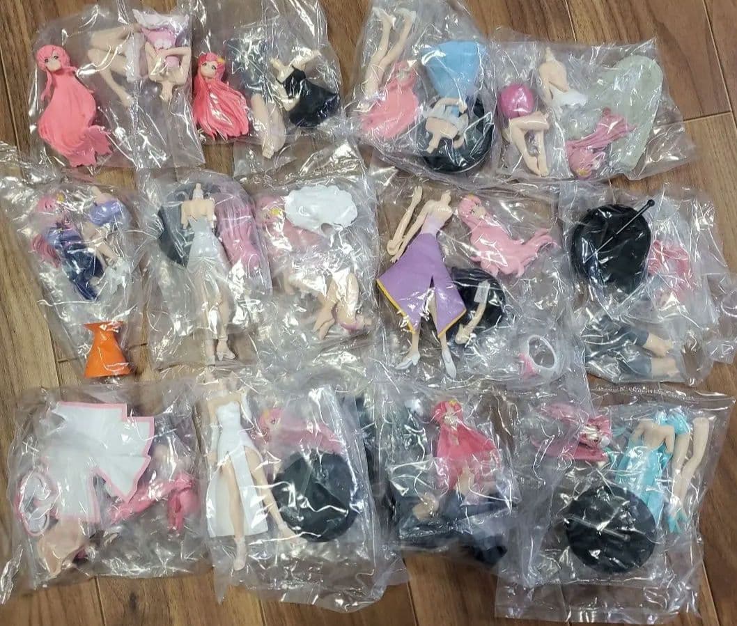 『機動戦士ガンダムSEED』 ヒロイン達の未開封フィギュア30体セット。