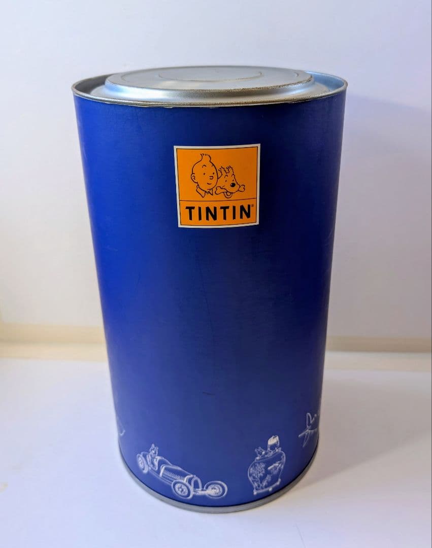 未使用〈タンタンの冒険レースカー＆スノーウィーフィギュア フランス製〉