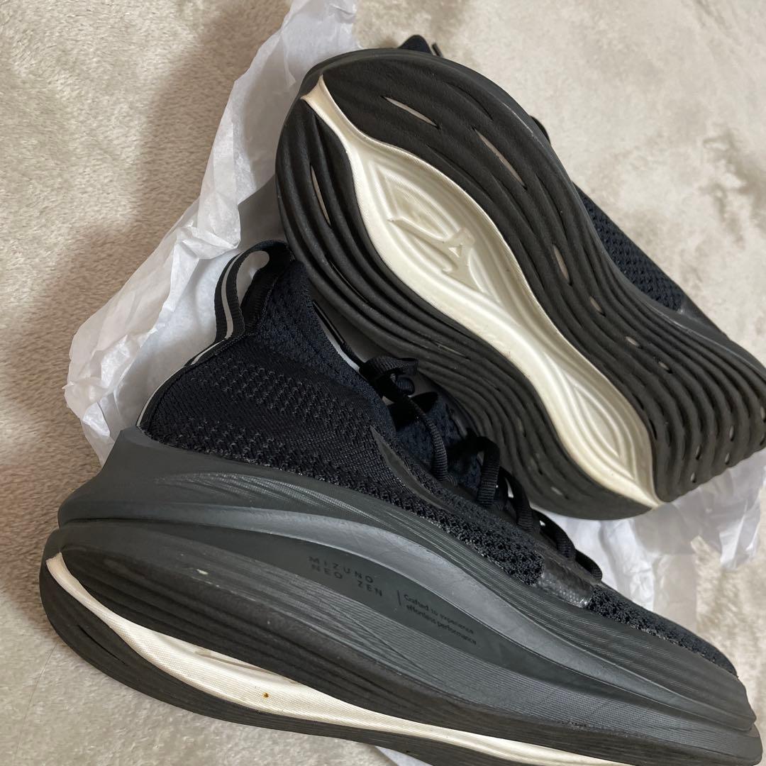 美品MIZUNOミズノ ネオゼンランニング マラソンシューズNEO ZEN 28