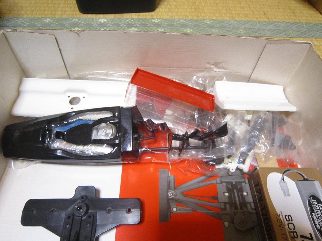 京商 1/10 電動RC F1レーサー マクラーレン ホンダ MP/5B 送料込