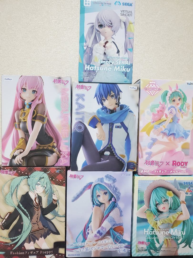 初音ミクフィギュア　まとめ売り　巡音ルカ　　KAITO