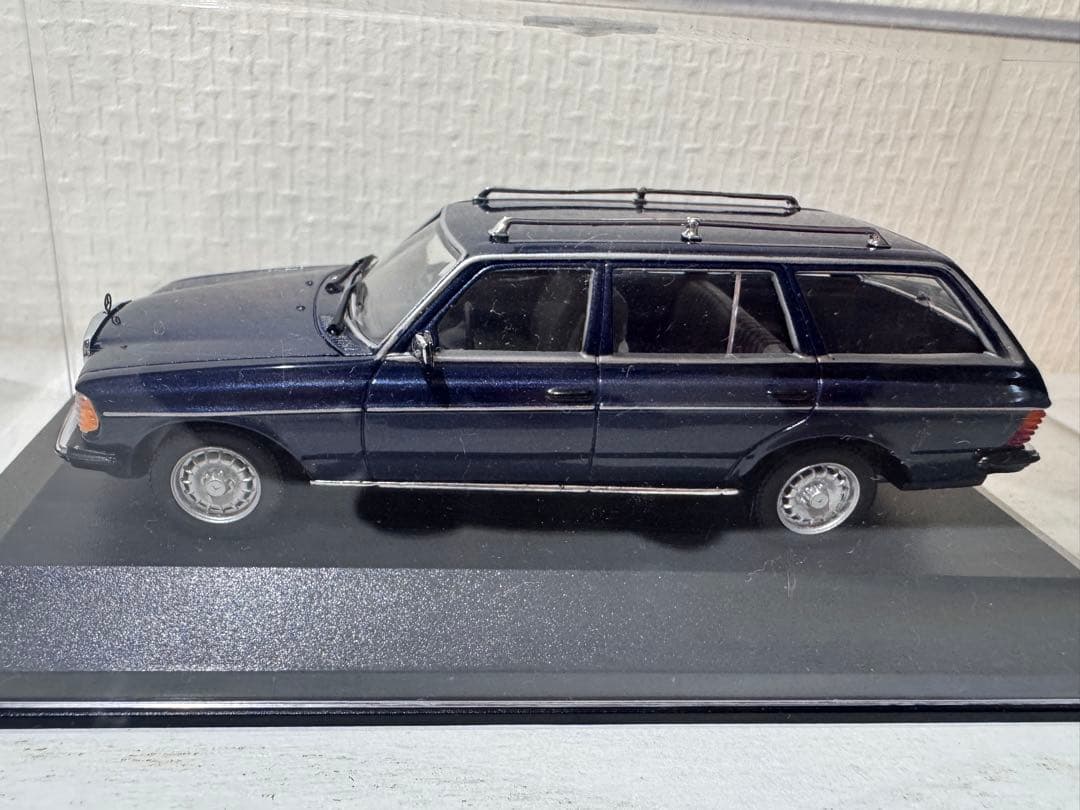 Mercedes-Benz W123 ダークブルー ミニカー1/43